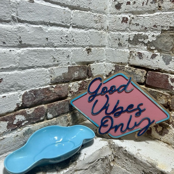 Vintage Abingdon USA Pastel Blue Curved Bowl. - Picture 3 of 6